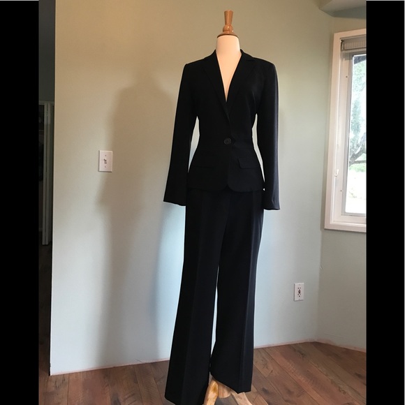 Max Studio suit - Picture 2 of 5